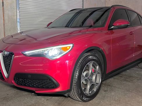 Used 2018 Alfa Romeo Stelvio Ti Sport image 2