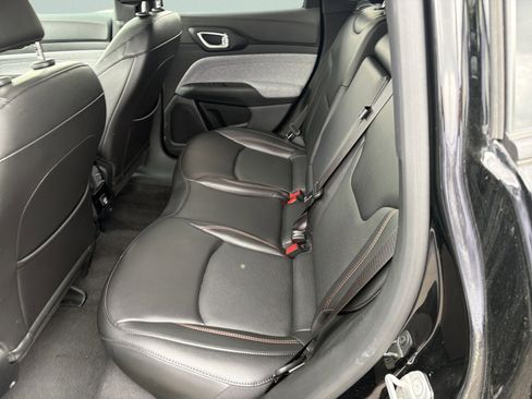 Used 2023 Jeep Compass Latitude AWD/4WD image 20