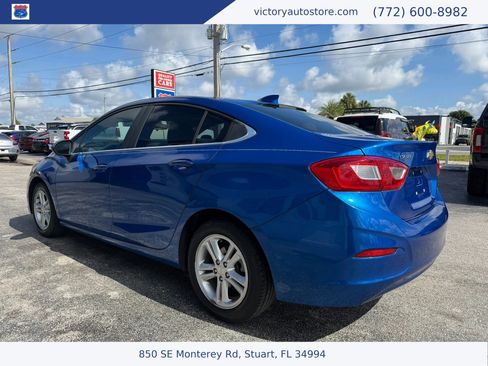 Used 2017 Chevrolet Cruze LT FWD image 5