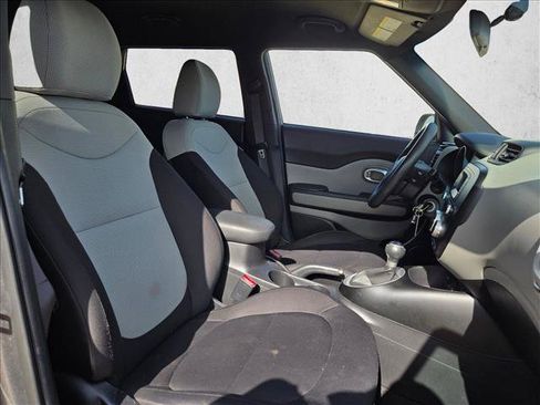 Used 2015 Kia Soul FWD image 18