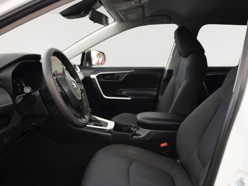 Used 2023 Toyota RAV4 LE image 2