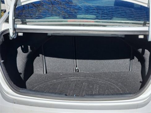 Used 2017 Hyundai Elantra SE w/ SE A/T Tech Package 03 image 10