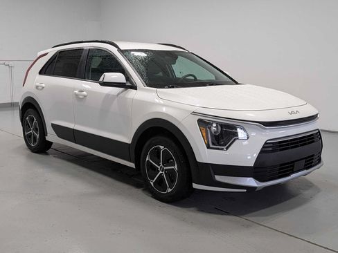 Used 2024 Kia Niro EX FWD image 6