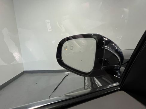 Used 2015 Jaguar XJ L Portfolio RWD image 18