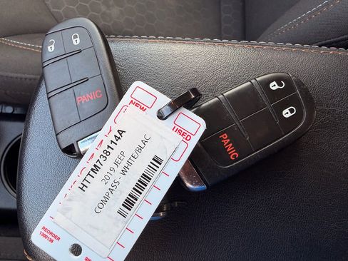 Used 2019 Jeep Compass Sport image 28