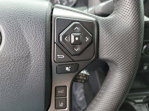 Used 2020 Toyota Tacoma TRD Sport image 7