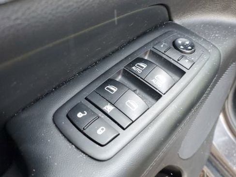 Used 2019 Jeep Grand Cherokee Limited w/ Trailer Tow Group IV image 10