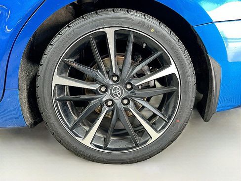 Used 2020 Toyota Camry XSE FWD image 32