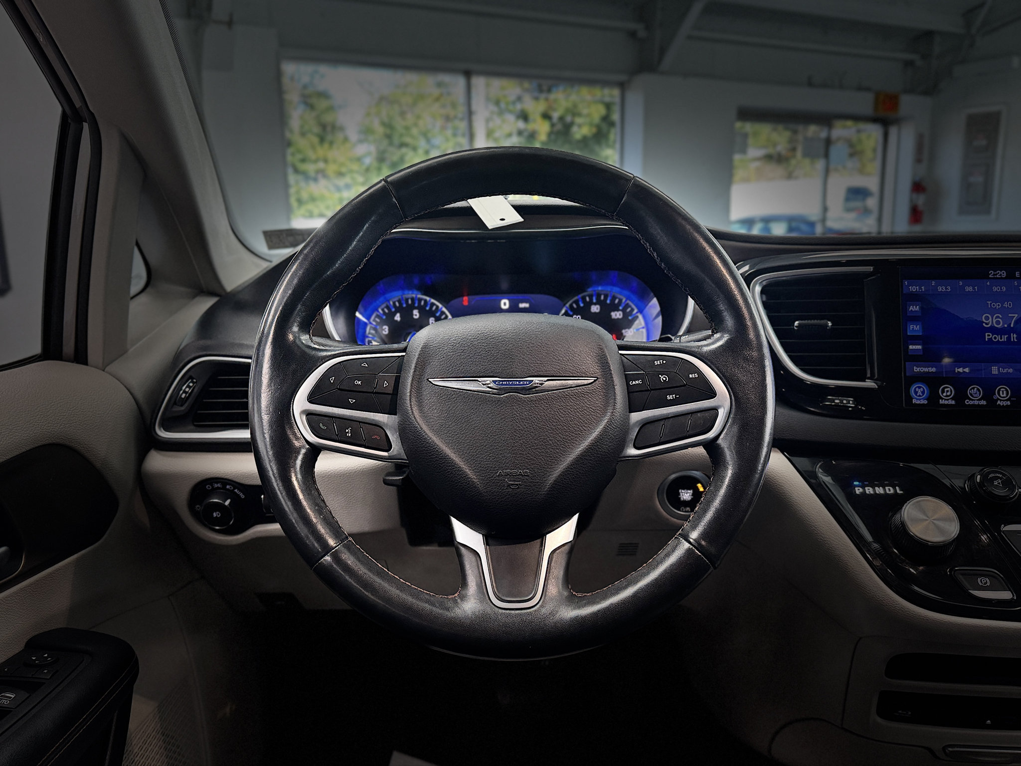 Used 2017 Chrysler Pacifica Touring-L Plus FWD image 17