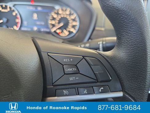 Used 2024 Nissan Altima 2.5 SV FWD image 23
