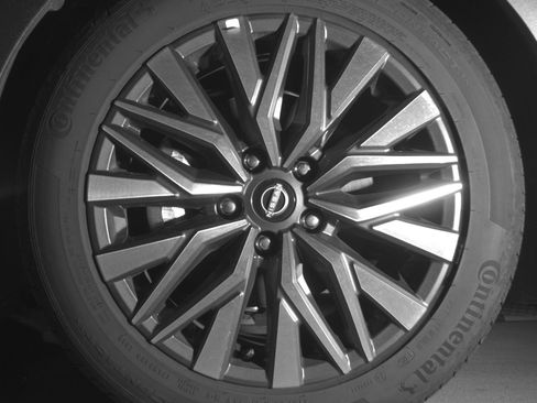 Used 2025 Nissan Altima 2.5 SV image 12