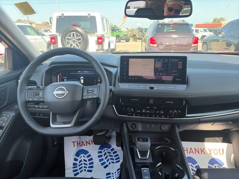 Used 2025 Nissan Rogue SL w/ Tech Package AWD/4WD image 14
