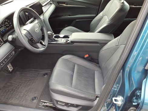 Used 2025 Toyota Camry XSE FWD image 5