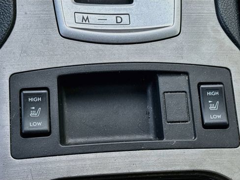 Used 2010 Subaru Outback 3.6R Limited w/ Popular Equipment Group 2A AWD/4WD image 23