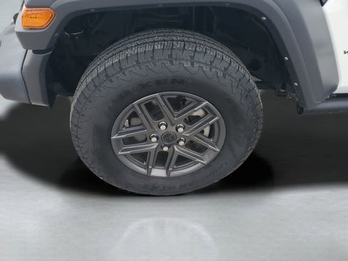Used 2024 Jeep Wrangler Unlimited Sport AWD/4WD image 10