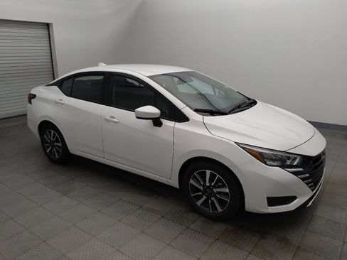 Used 2025 Nissan Versa SV FWD image 11