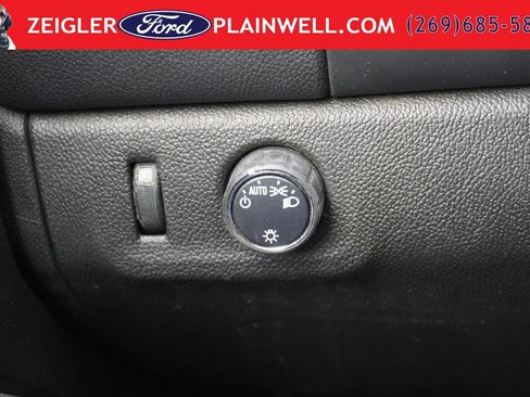 Used 2022 Chevrolet Colorado LT w/ Fleet Safety Package RWD image 17
