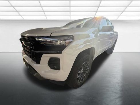 Used 2023 Chevrolet Colorado Z71 AWD/4WD image 5