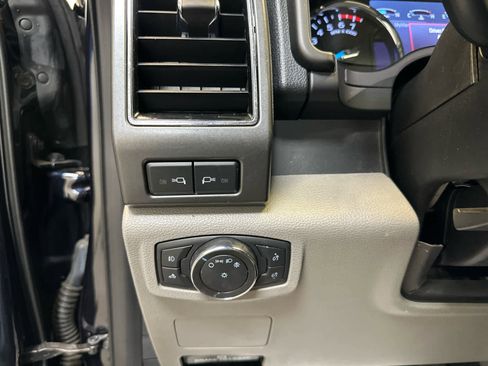 Used 2021 Ford F350 XLT w/ XLT Premium Package image 24