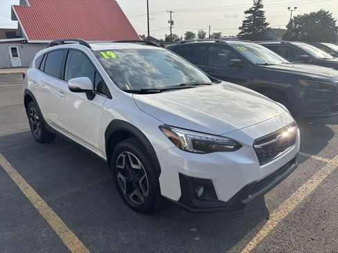 Used 2019 Subaru Crosstrek 2.0i Limited w/ Moonroof Package w/Navigation AWD/4WD image 2