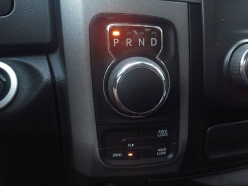 Used 2017 RAM 1500 Express AWD/4WD image 10