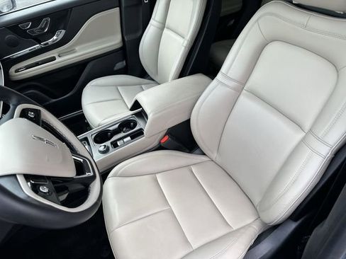 Used 2025 Lincoln Corsair AWD image 15