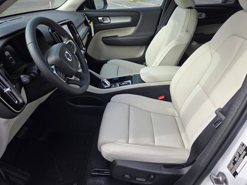 New 2026 Volvo XC40 B5 Plus w/ Protection Package Premier AWD/4WD image 15