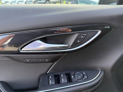Used 2025 Buick Envision Preferred AWD/4WD image 17
