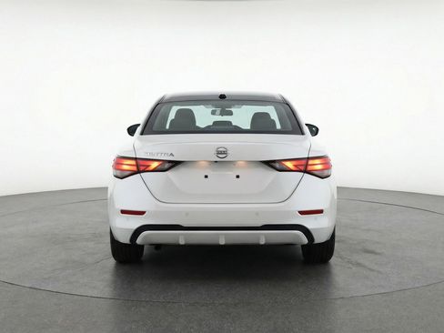 Used 2025 Nissan Sentra SV image 7