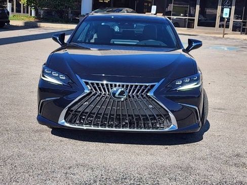 Used 2024 Lexus ES 300h w/ Premium Package FWD image 2