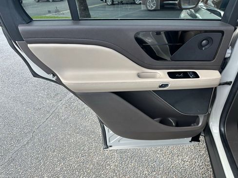 Used 2023 Lincoln Aviator Reserve RWD image 15