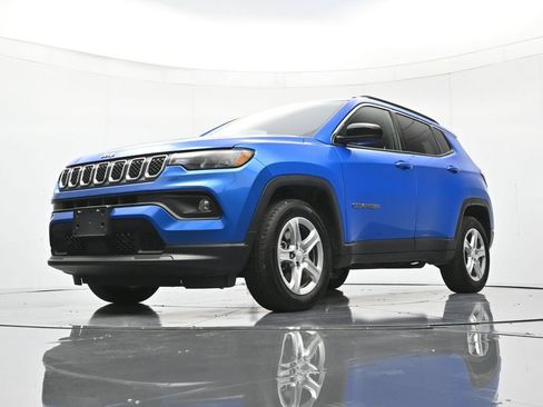 Used 2024 Jeep Compass Latitude AWD/4WD image 35