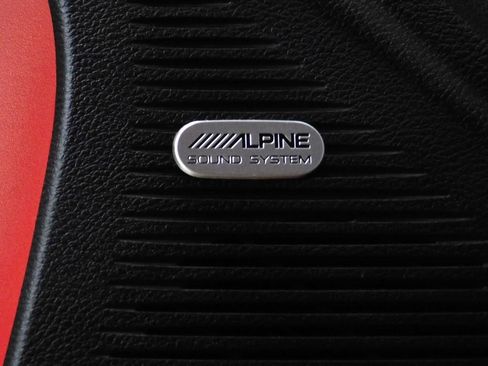 Used 2015 Dodge Challenger R/T Plus RWD image 26