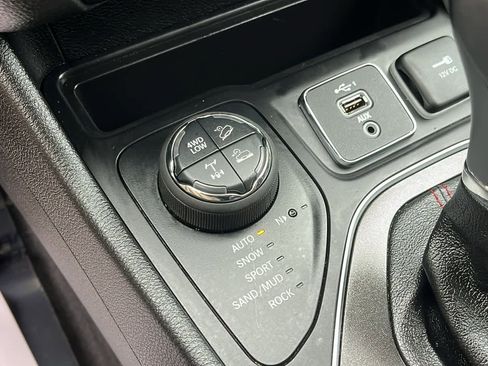 Used 2022 Jeep Cherokee Trailhawk w/ Sun, Sound & Nav Group image 22