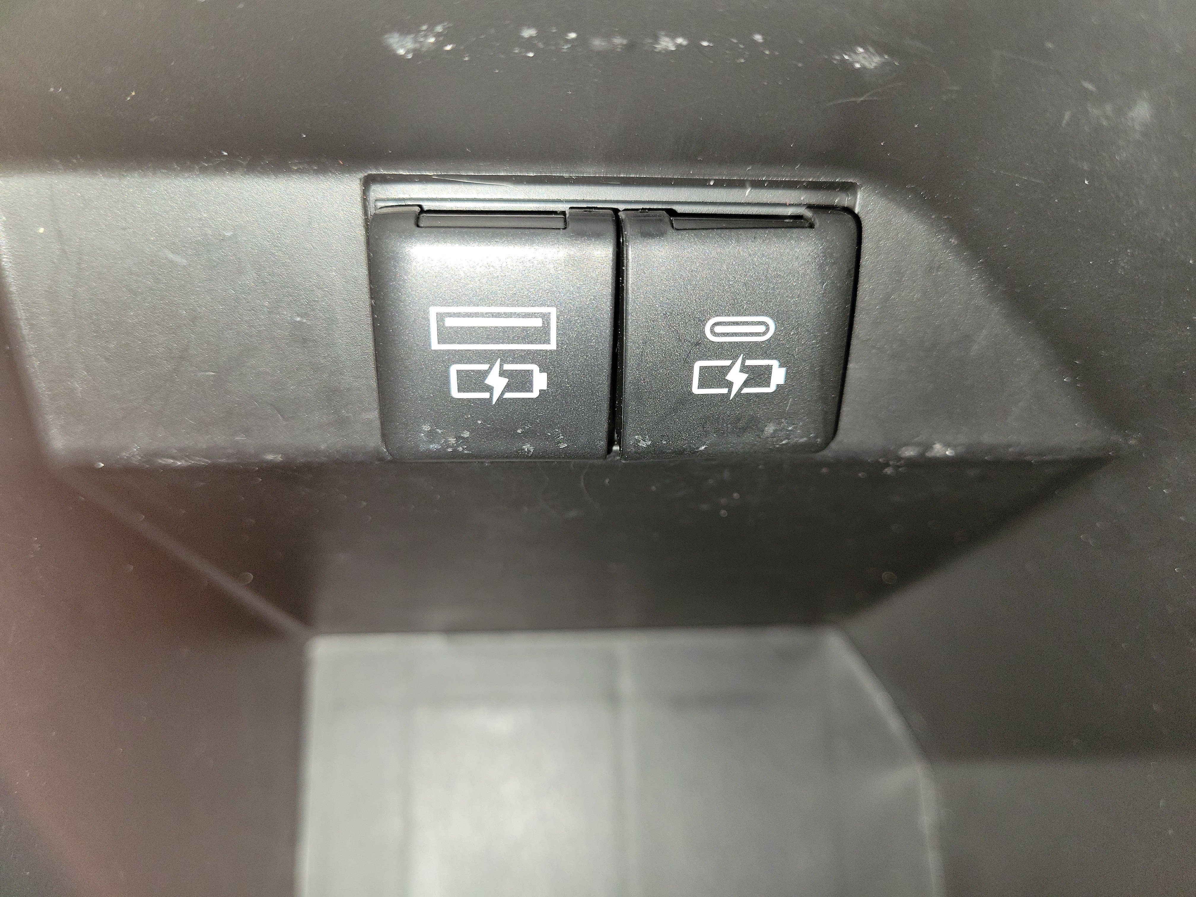 Used 2021 Toyota Camry LE FWD image 30