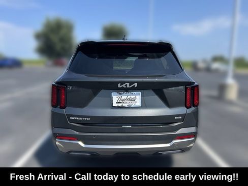 Used 2025 Kia Sorento EX AWD/4WD image 5
