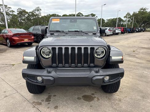 Used 2022 Jeep Wrangler Unlimited Sahara AWD/4WD image 8