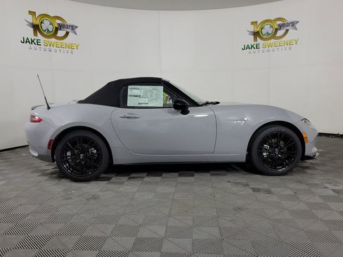 New 2025 MAZDA MX-5 Miata Club w/ Weather Package image 10