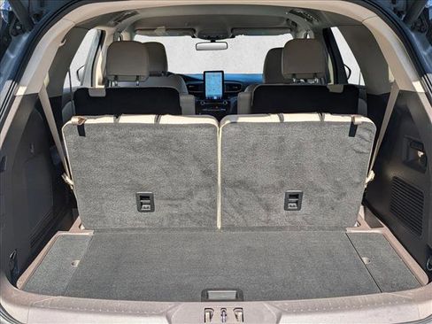 Used 2022 Ford Explorer Platinum w/ Equipment Group 601A image 6