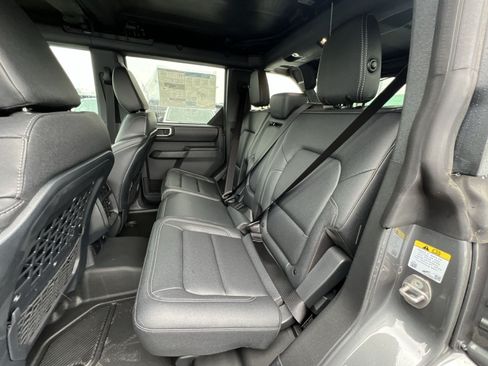 New 2025 Ford Bronco Badlands w/ Sasquatch Package AWD/4WD image 32