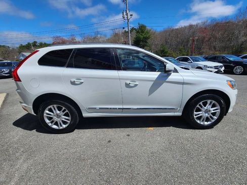 Used 2015 Volvo XC60 T5 w/ Climate Package AWD/4WD image 4