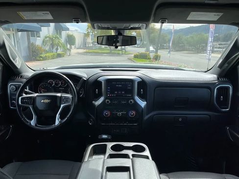 Used 2021 Chevrolet Silverado 1500 LT image 16