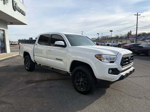 Used 2021 Toyota Tacoma SR5 image 4