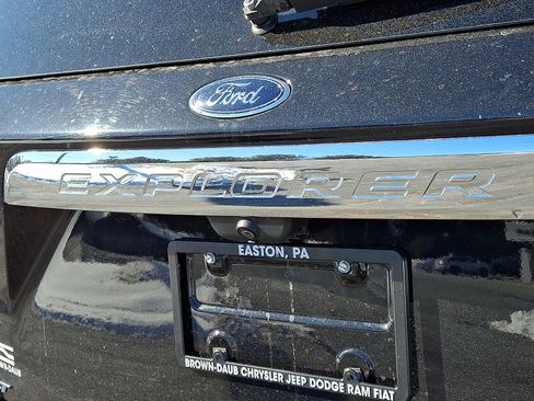 Used 2021 Ford Explorer XLT w/ Equipment Group 202A image 31