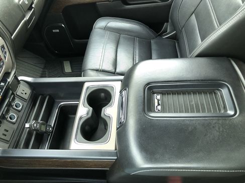 Used 2019 GMC Sierra 3500 Denali w/ Duramax Plus Package image 17