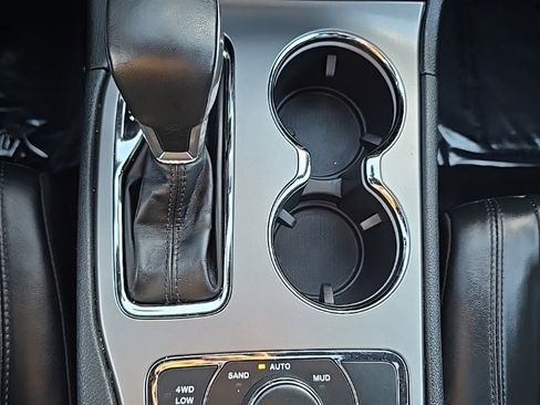 Certified 2020 Jeep Grand Cherokee Limited image 31