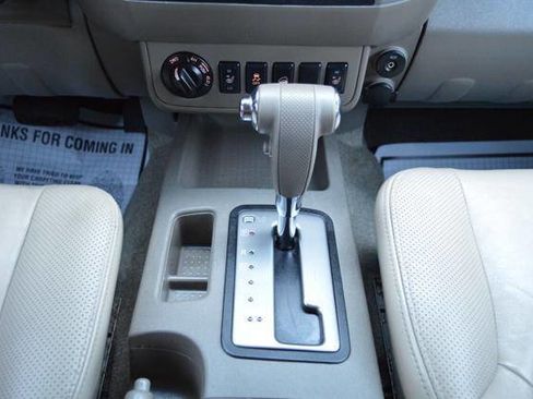 Used 2012 Nissan Frontier SL w/ Moonroof Pkg image 24