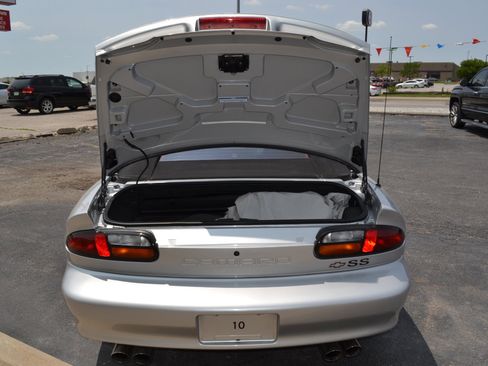 Used 2002 Chevrolet Camaro Z28 w/ SS Performance/Appearance Pkg image 35