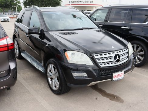Used 2011 Mercedes-Benz ML 350 4MATIC image 2