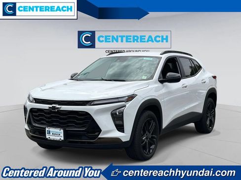 Used 2024 Chevrolet Trax ACTIV w/ Driver Confidence Package FWD image 1